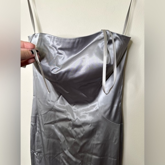 La Femme Simply Chic Strapless Stretch Satin Long Gown in platinum NWOT - Picture 5 of 9